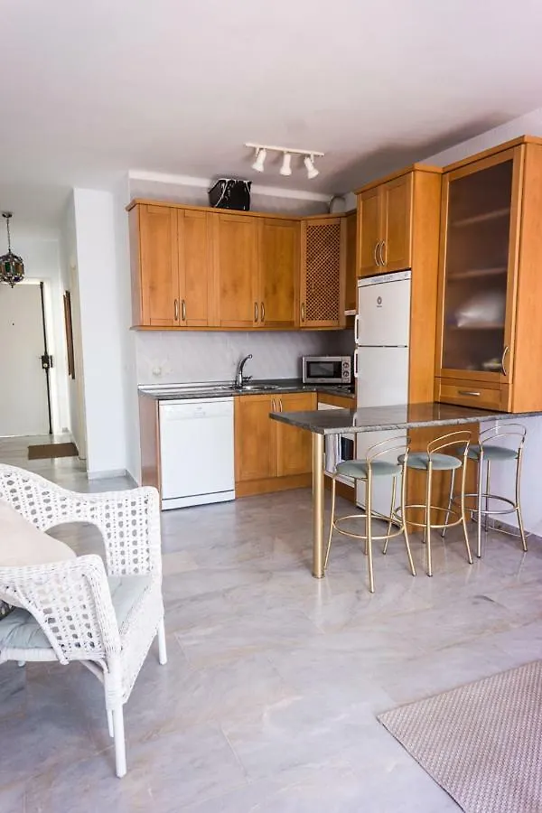 Lovely Living In Nerja Appartement