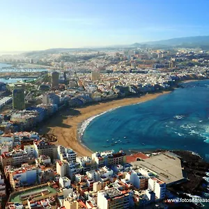 https://deluxe-beach-flat-w-garage-by-canary365.in-canary-islands.com